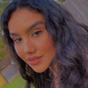 Meet your Posher, Xenia